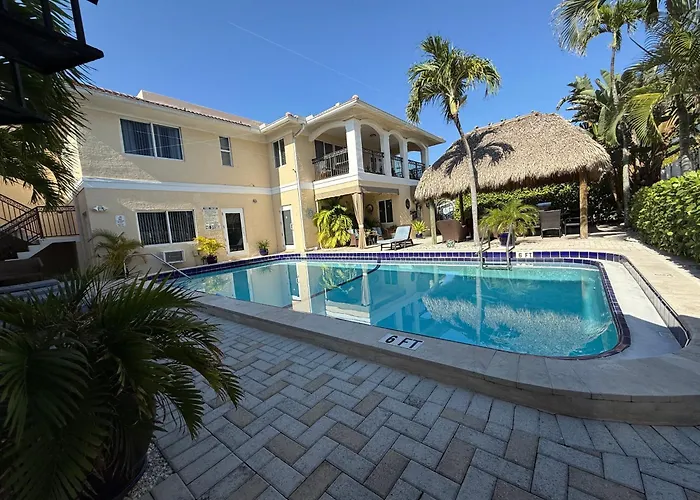 Beach Aqualina Apartments