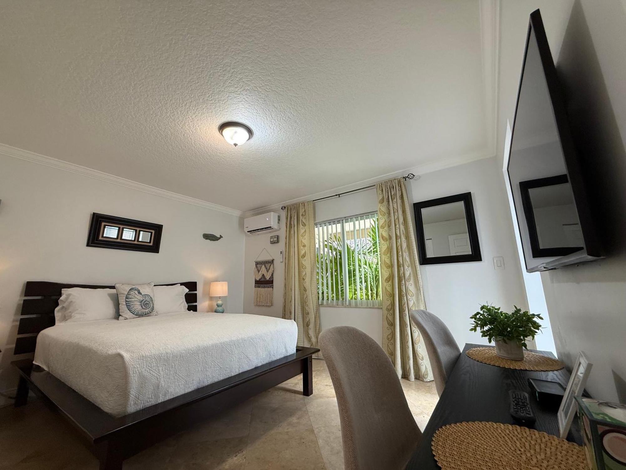 Aqualina * Fort Lauderdale